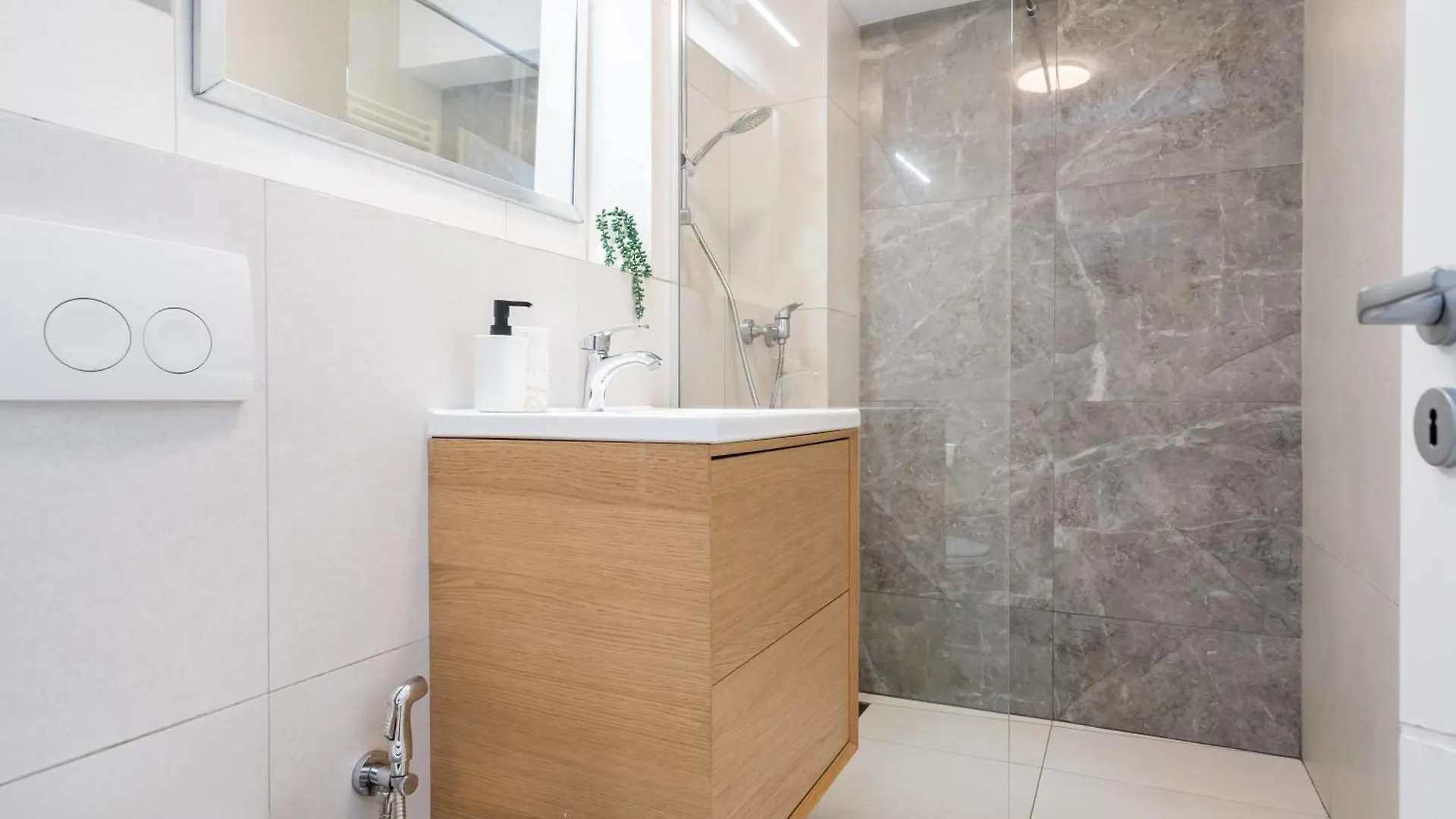 Elysium Center Apartment Bucharest